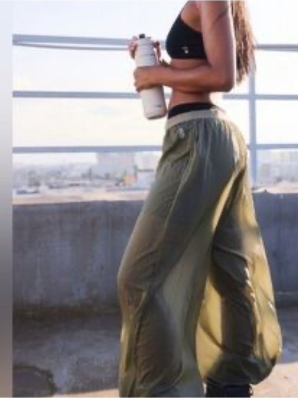 FP Movement Olive Green Sheer Balloon Jogger Pants L NWOT
L - Picture 2 of 8